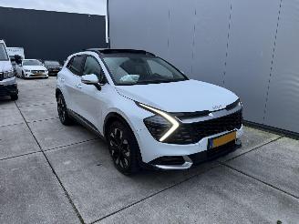 Damaged car Kia Sportage 1.6 T-GDI PLUG-IN HYBRID AWD DYNAMICLINE PLUS-PANO-CAMERA-NAVI 2023/11