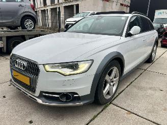 Schadeauto Audi A6 allroad 3.0 TDI QUATRO -PANO-NAVI-PDC 2014/7