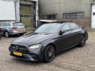 Damaged car Mercedes E-klasse 300e AMG Pakket Pano 360Camera Burnmester Memory Orgineel Nederlands NAP ! 2020/9