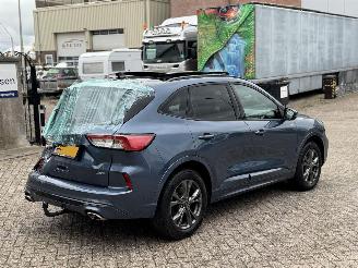Ford Kuga 2.5 PHEV St-Line X Pano picture 4