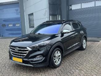 skadebil auto Hyundai Tucson 1.6 T-Gdi 4x4 Automaat Pano 2017/6