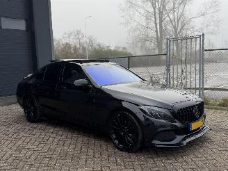 Vaurioauto  passenger cars Mercedes C-klasse 350e Hyrbid AMG Pakket Pano Burnmester NAP Nederlandse Auto 2015/10