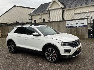 skadebil auto Volkswagen T-Roc 2.0 TSI 190Pk 4Motion DSG Sport Pano Beats 2017/11