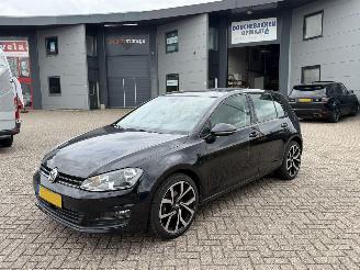 Schadeauto Volkswagen Golf 1.2 TSI DSG Bussines Edition R 2015/2