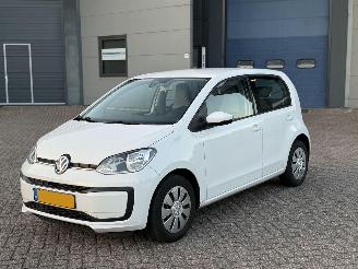 Vaurioauto  passenger cars Volkswagen Up! 1.0 BMT Move Up! NAP Nederlandse Auto 2017/4
