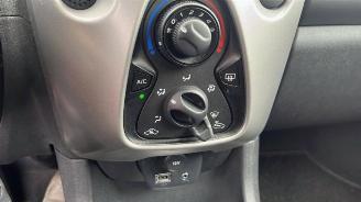 Peugeot 108 108, Hatchback, 2014 1.0 12V picture 12