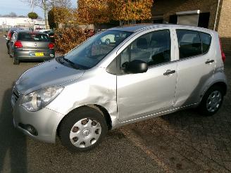 Voiture accidenté Opel Agila 1.0 SELECTION    50.840 KM 2011/10