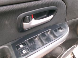 Suzuki Vitara GRAND VITARA  2.0-16V EXCLUSIVE 4X4 CLIMA picture 12