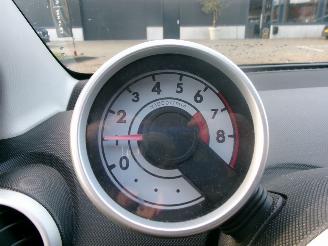 Peugeot 107 1.0-12V XR AIRCO picture 17