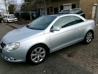 krockskadad bil auto Volkswagen Eos 2.0-16V FSI 2007/8