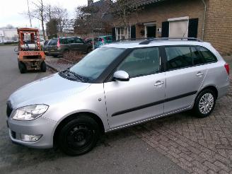 Vaurioauto  passenger cars Skoda Fabia 1.2 TDI AIRCO 2011/1
