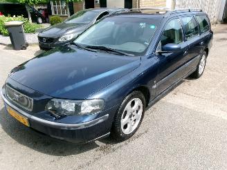 Schadeauto Volvo V-70 2.4 D5 GEARTRONIC BLACK SAPPHIRE EDITION II 2004/1