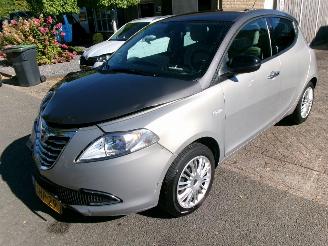 Damaged car Lancia Ypsilon TWIN-AIR GOLD AUTOMAAT  41.078 KM N.A.P 2013/9