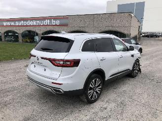 krockskadad bil auto Renault Koleos INITIALE PARIS 2020/1