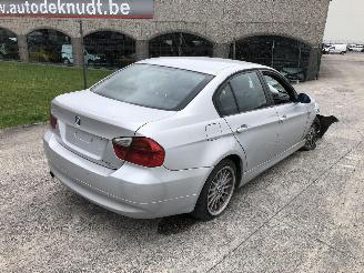 Damaged car BMW 3-serie N46B20B 2007/5