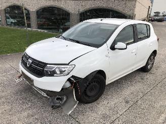 damaged passenger cars Dacia Sandero 1.0 2017/5