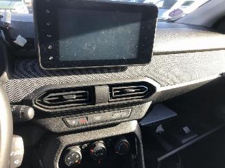 Dacia Sandero 1.0 AUTOMATIQUE picture 16