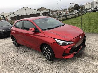 krockskadad bil auto MG 3 1.5 HYBRIDE 2024/10