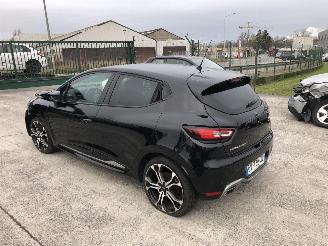 Vaurioauto  passenger cars Renault Clio 1.6 TURBO 2018/2