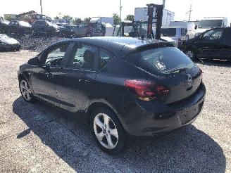 krockskadad bil auto Opel Astra 17 CDTI 2012/1