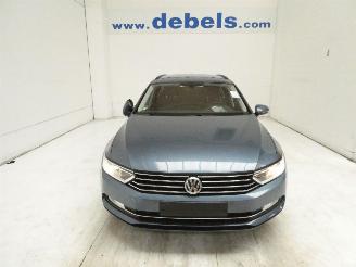 Voiture accidenté Volkswagen Passat 1.6D COMFORTLINE 2017/9