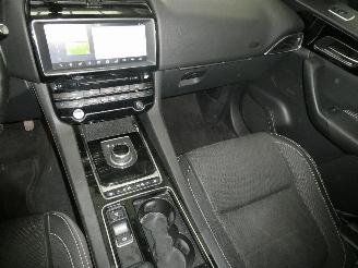 Jaguar F-Pace 2.0D R-SPORT picture 10