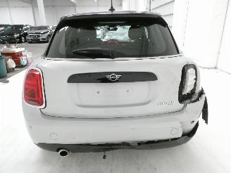 Mini Cooper 1.5 picture 5