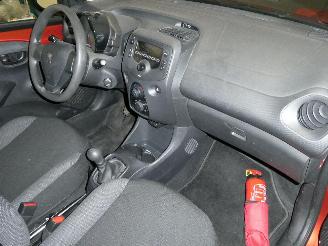 Peugeot 108 ACCESS picture 15