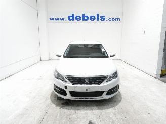 Schadeauto Peugeot 308 1.5D ALLURE PAC 2021/6