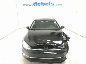 Damaged car Volkswagen Golf COMFORTLINE 2018/5