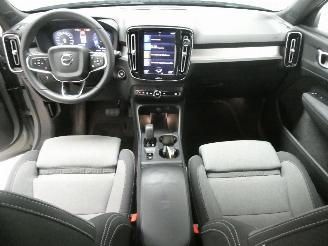 Volvo XC40 MOMENTUM picture 13