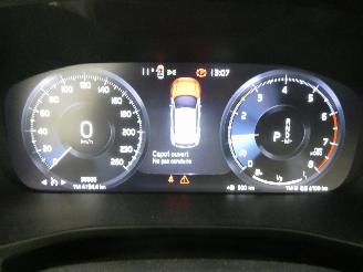 Volvo XC40 MOMENTUM picture 12