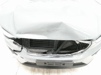 Volvo XC40 MOMENTUM picture 3