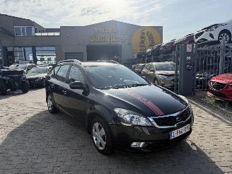krockskadad bil auto Kia Ceed 1.4I 16V BREAK 2010/9