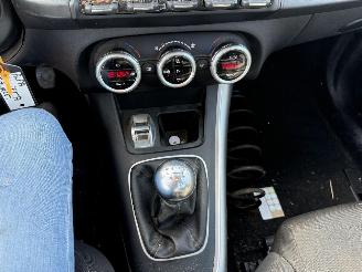 Alfa Romeo Giulietta 1.6 MTJD picture 26