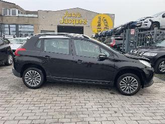 krockskadad bil auto Peugeot 2008 ACTIVE 2015/5