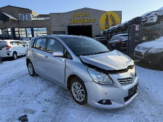 krockskadad bil auto Toyota Verso 2.0 D4D 2011/8