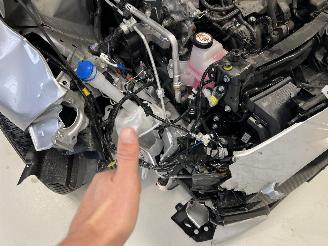 Toyota Yaris HYBRIDE picture 11