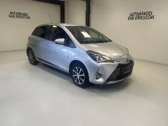 krockskadad bil auto Toyota Yaris  2021/3