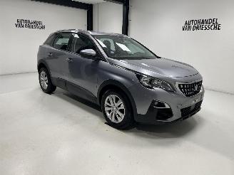skadebil auto Peugeot 3008 2017/4