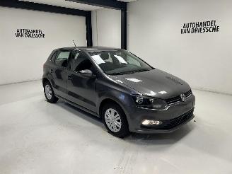 damaged passenger cars Volkswagen Polo DSG // NUR 42000KM 2015/5
