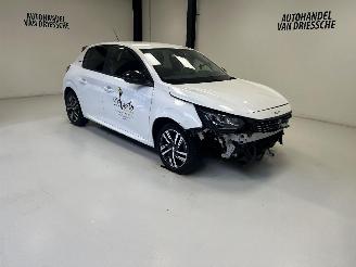 damaged passenger cars Peugeot 208 AUTOMATIQUE 2023/4