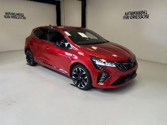 skadebil auto Renault Clio TECHNO 2024/2