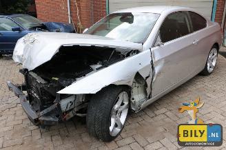 Coche siniestrado BMW 3-serie E92 325i 2006/11