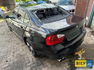 BMW 3-serie E90 325IX N52B25 Black- sapphire metallic picture 4