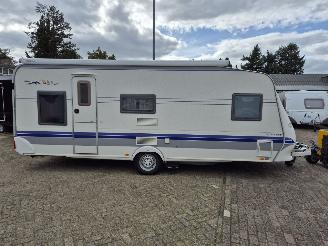 krockskadad bil caravan Hobby  560 KMFE 2006/2