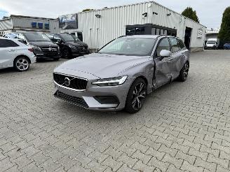 skadebil auto Volvo V-60 Volvo V60 B4 Kombi Core MildHybrid 2025/6