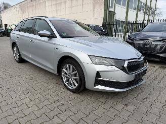 Skoda Octavia 2.0 TDI Tour picture 3