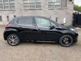  Peugeot 208 ALLURE 2019/12