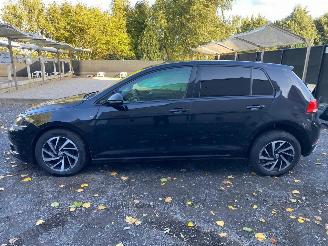 krockskadad bil auto Volkswagen Golf COMFORTLINE 2018/10